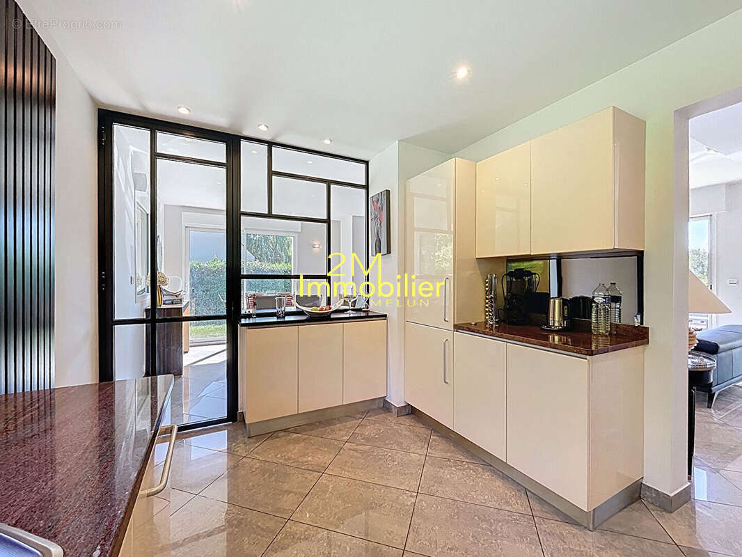 Maison à LIVRY-SUR-SEINE