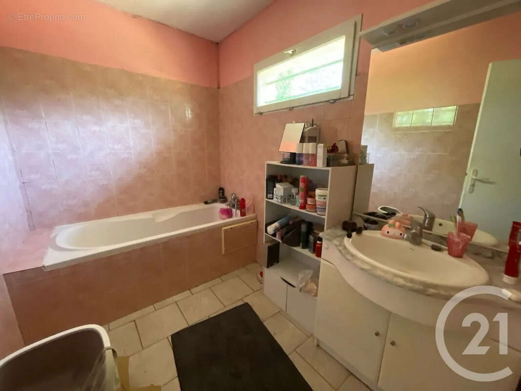 Maison 85 m² à Coutras  - photo 6