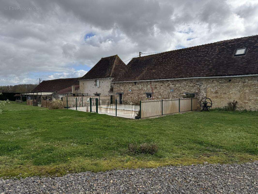 Maison à LIGNAC
