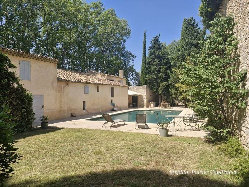 Maison à VELAUX
