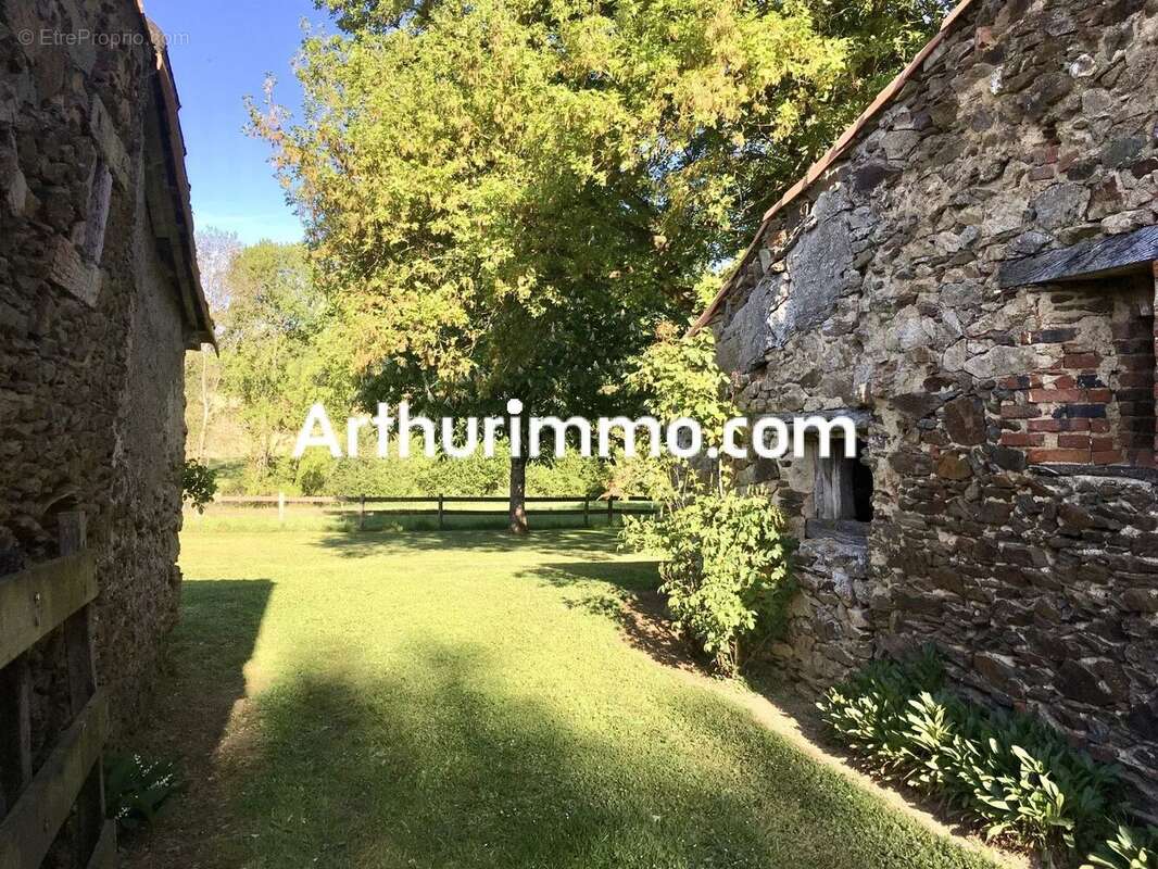 Maison à MAULEON