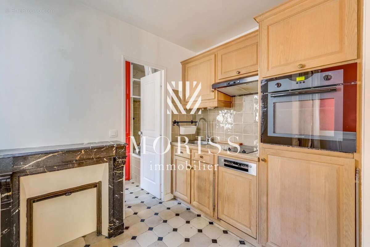 Appartement à PARIS-17E