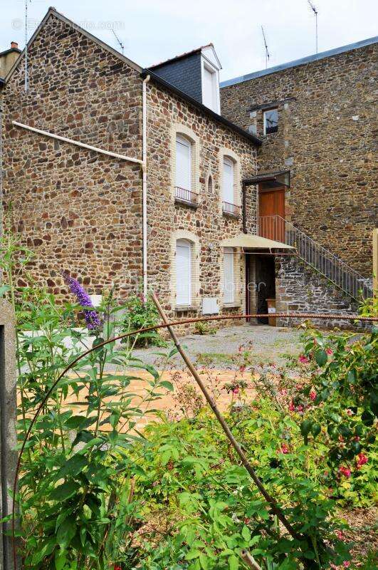 Maison à FOUGERES