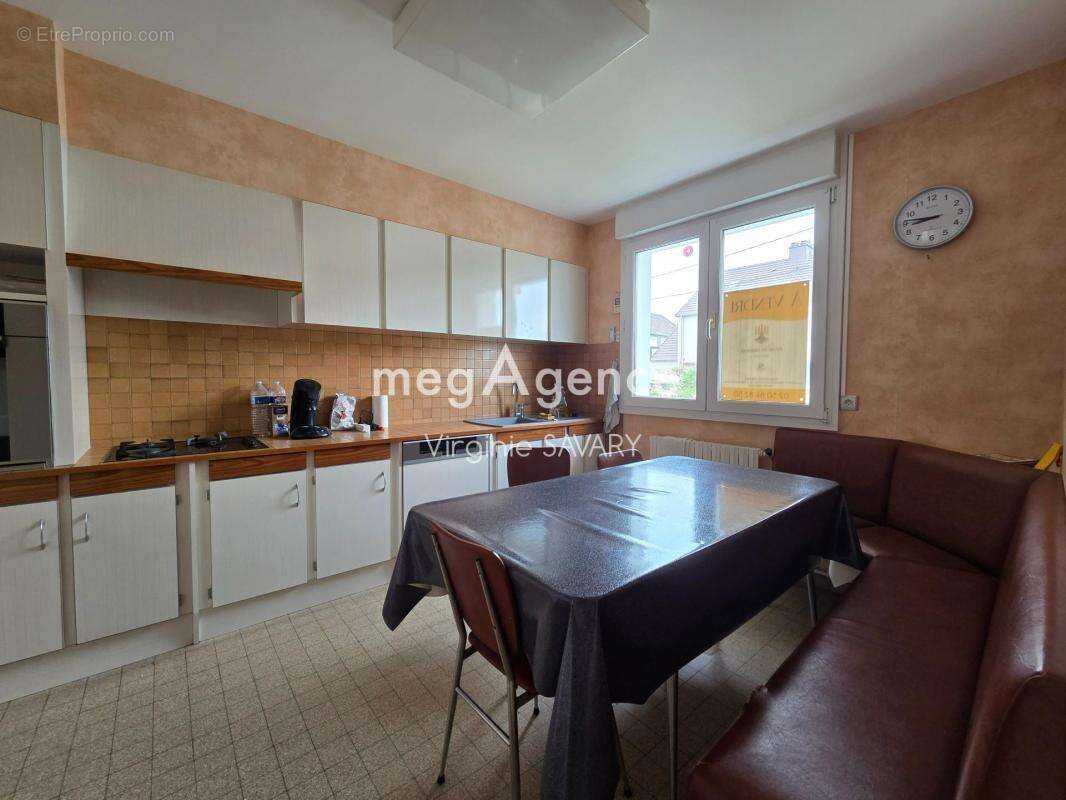 Maison avec 4 chambres et garage - photo 3