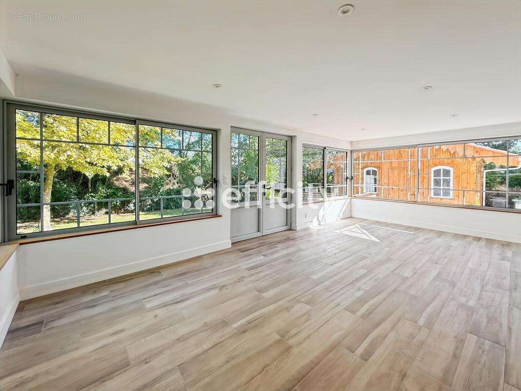 Maison à VILLENAVE-D'ORNON