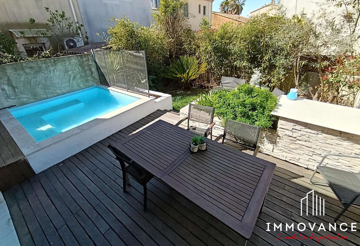 Maison à GALLARGUES-LE-MONTUEUX