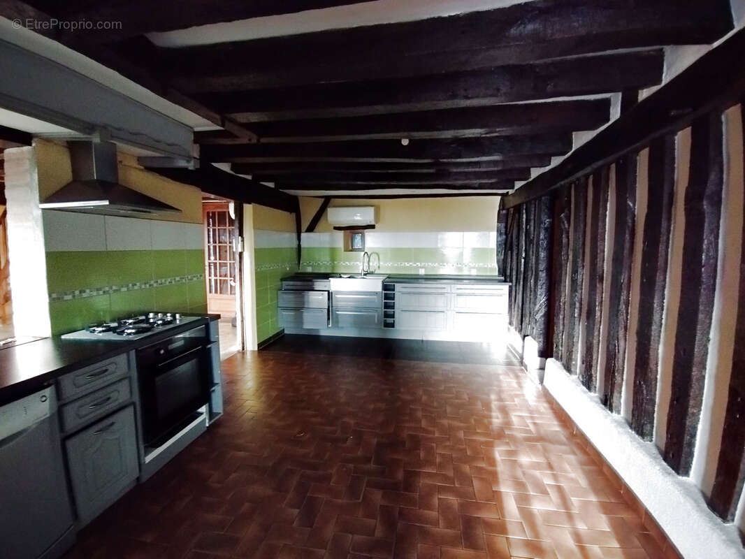 Maison à SAINT-HILAIRE-LA-GRAVELLE