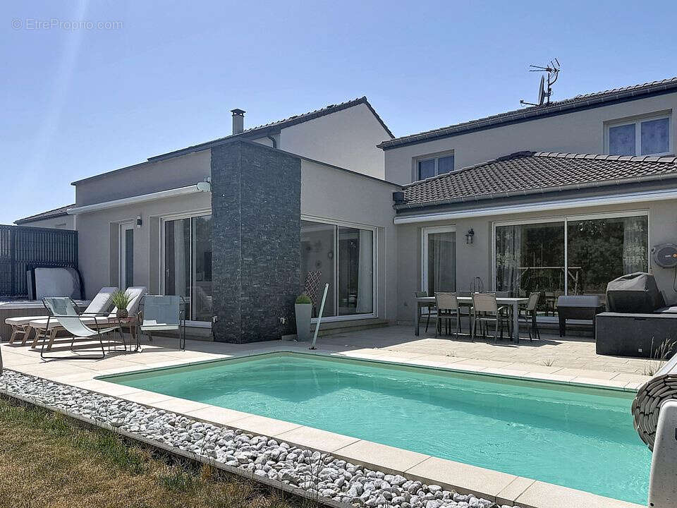 Maison à HETTANGE-GRANDE