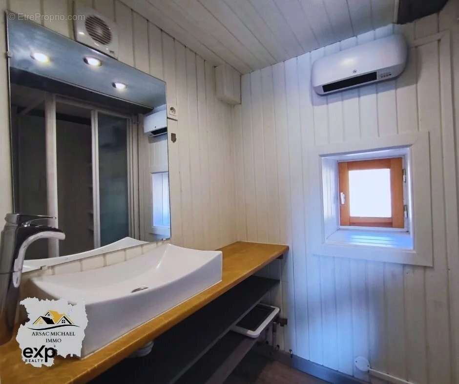 Maison à VERNET-LA-VARENNE