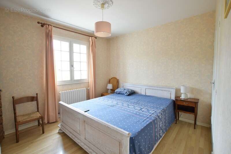 Maison en plein centre d'Avrillé avec grand terrain - photo 10