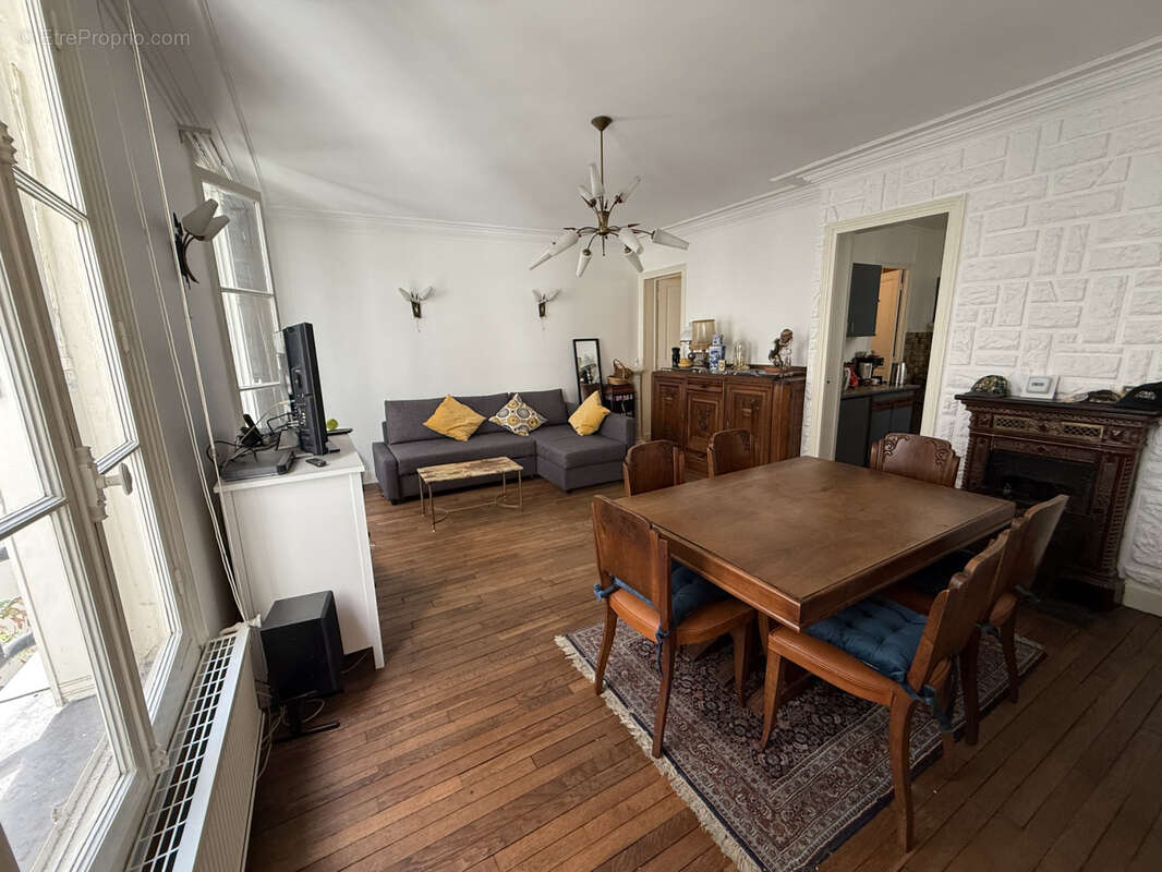 Appartement à PARIS-18E