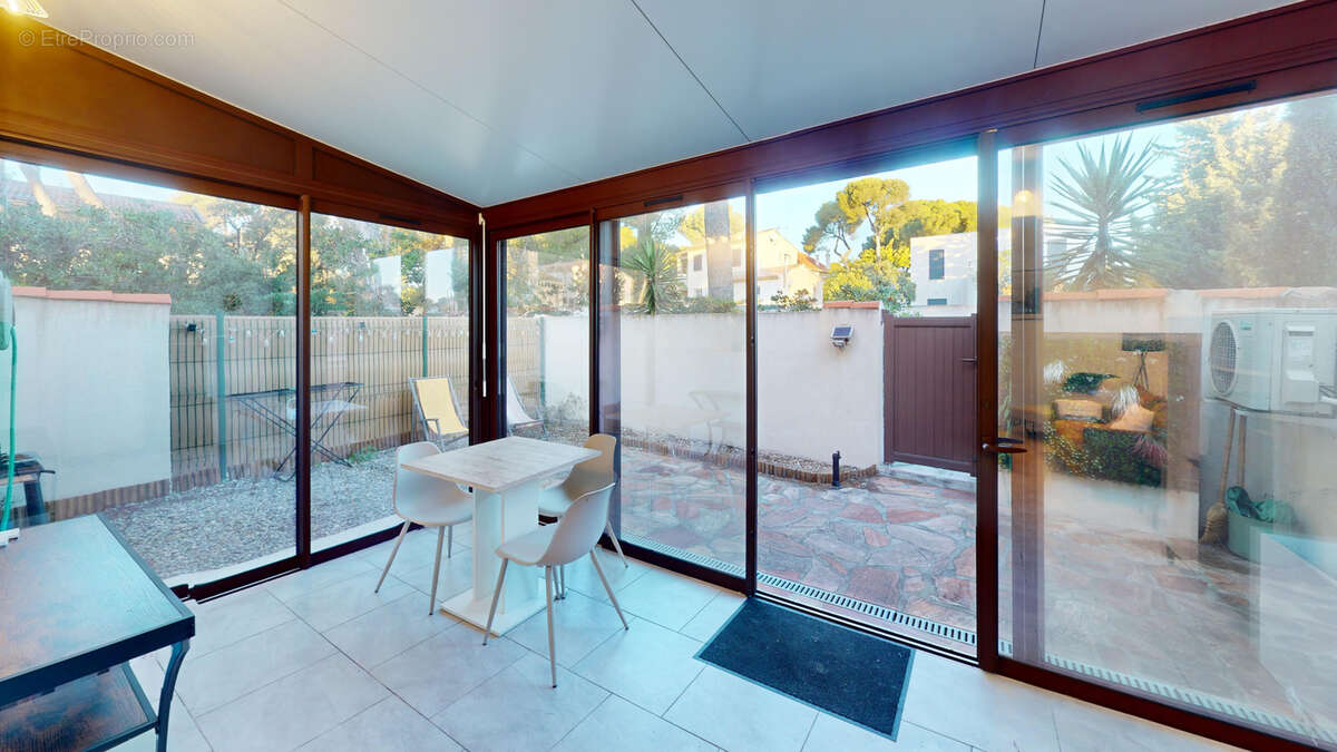 Appartement à SAUSSET-LES-PINS