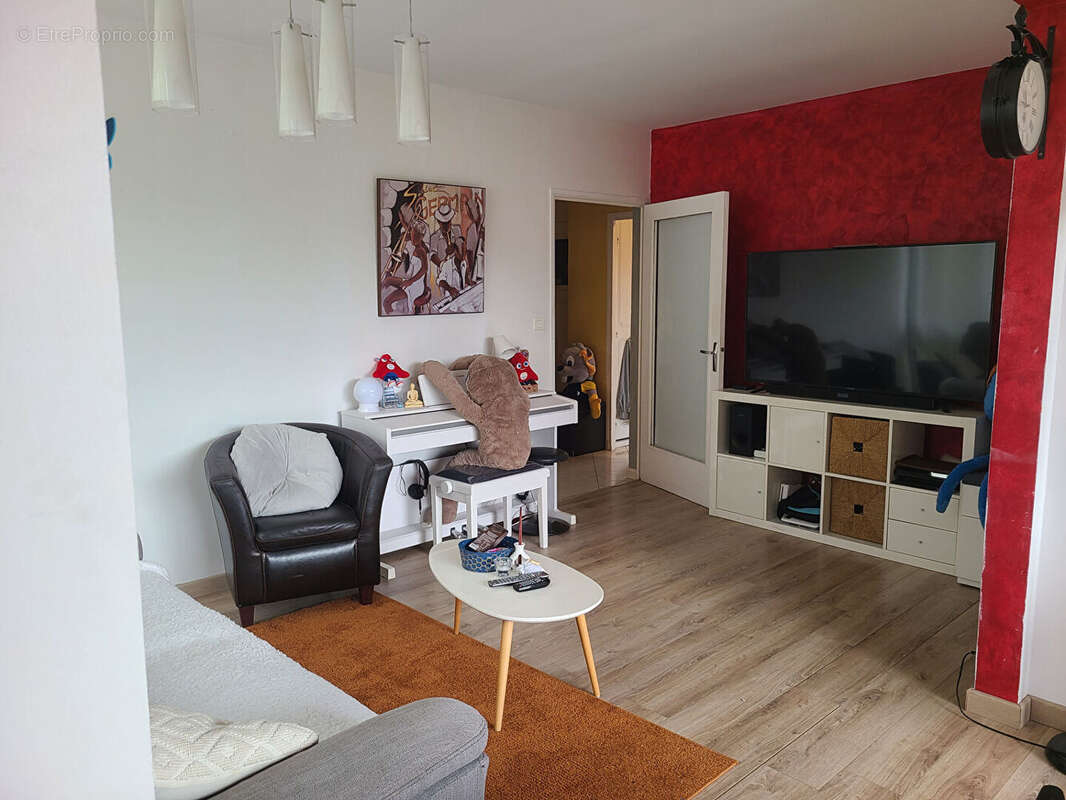 Appartement à FONTENAY-LE-FLEURY