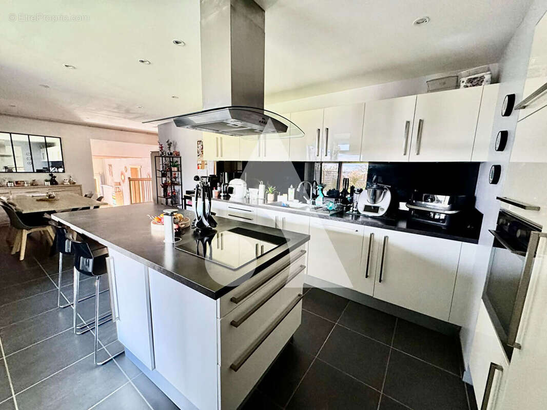 Maison familiale 7 pièces 155m² + dépendance de 57m² - Beaufremont - photo 2
