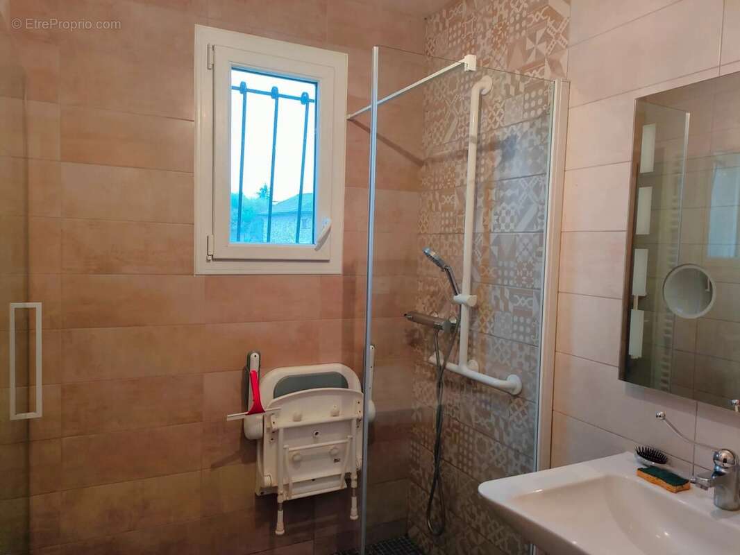 Maison à ORADOUR-SUR-VAYRES