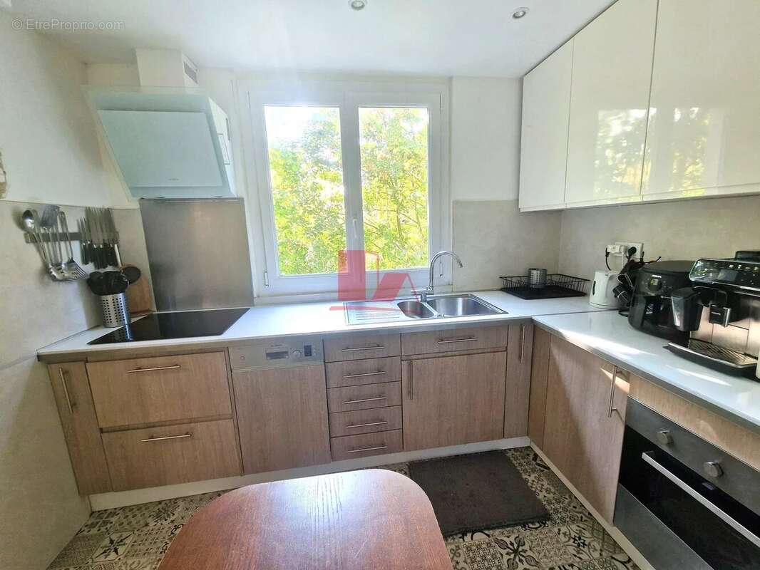 Appartement à L&#039;HAY-LES-ROSES