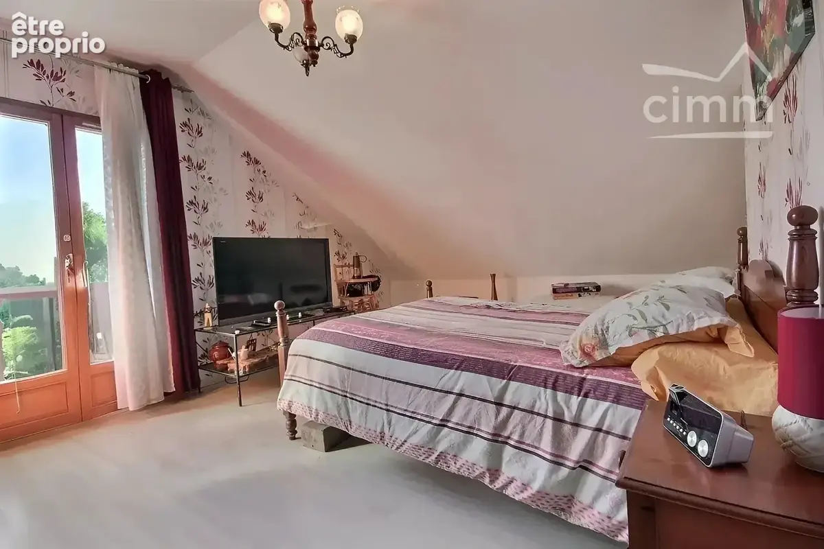 A vendre - valgelon-la-rochette - maison t5 + terrain + garage - photo 15