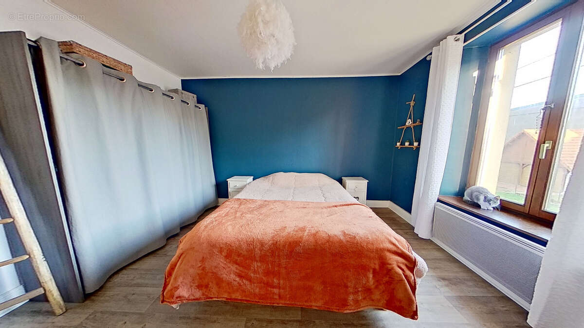 Maison à MONCEL-SUR-SEILLE