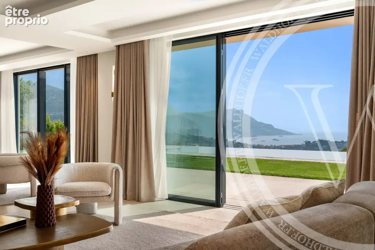 Villefranche-sur-Mer – Rade  Villa contemporaine exceptionnelle, vues sur la mer sur Cap Ferrat - photo 11