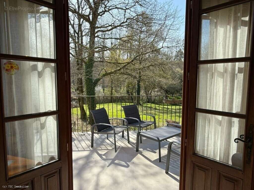 Maison à NANTEUIL-EN-VALLEE