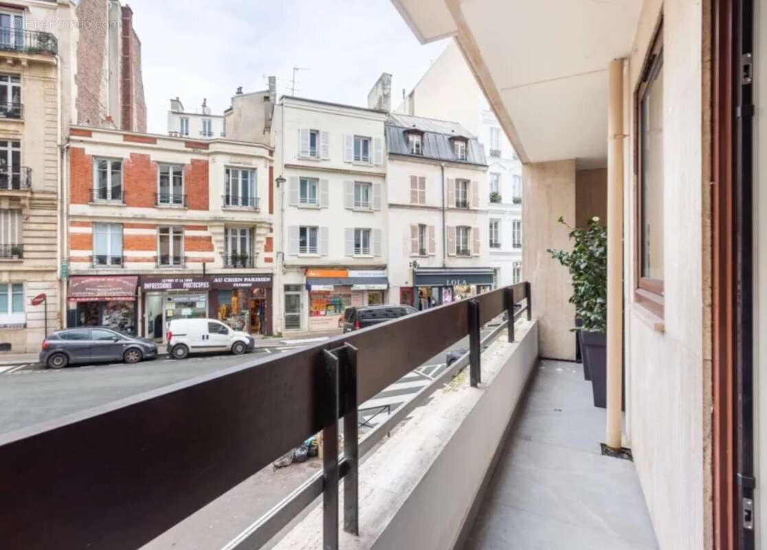 Appartement à PARIS-16E