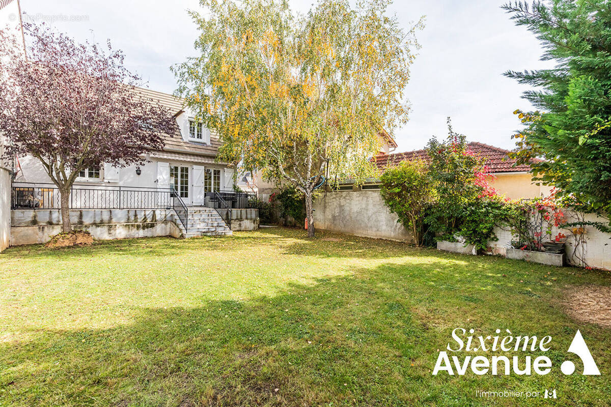 Maison à SAVIGNY-SUR-ORGE