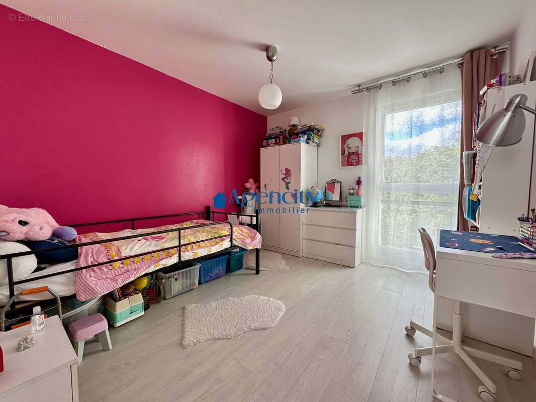 Appartement à SAINT-THIBAULT-DES-VIGNES