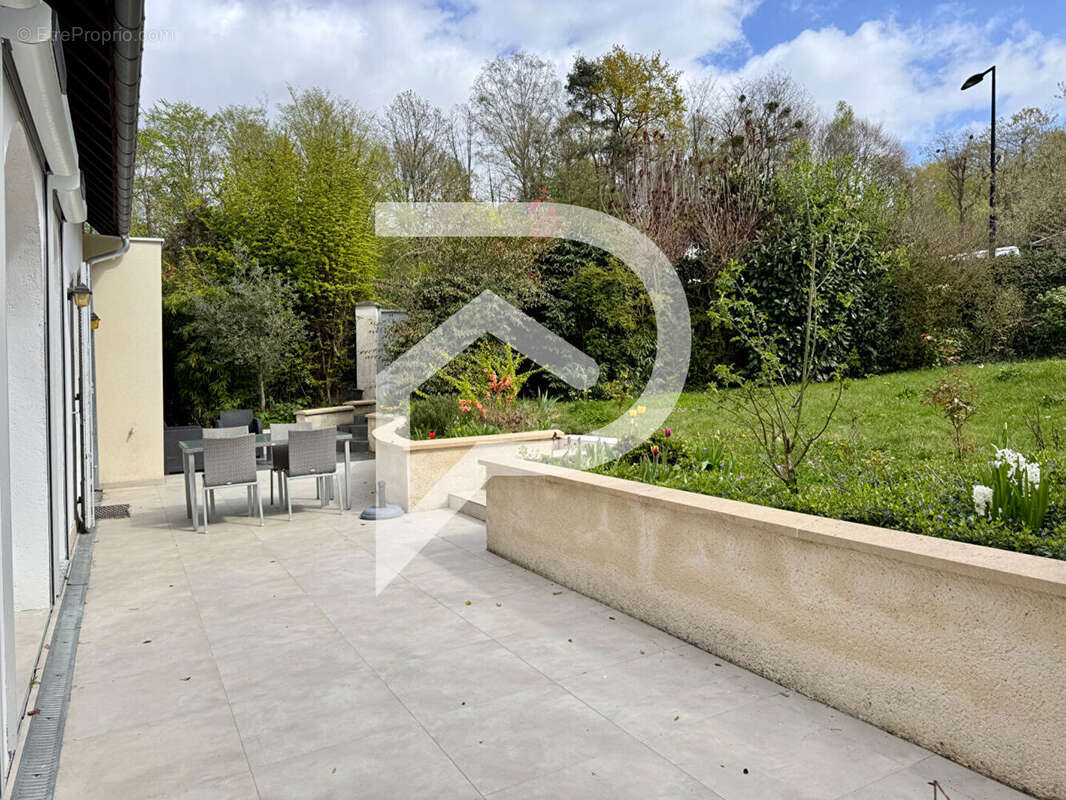 Maison à L'ETANG-LA-VILLE