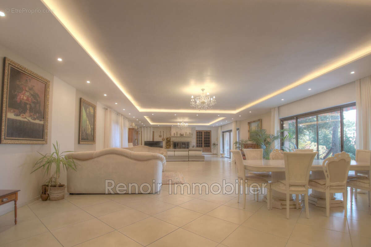 Maison à LA COLLE-SUR-LOUP