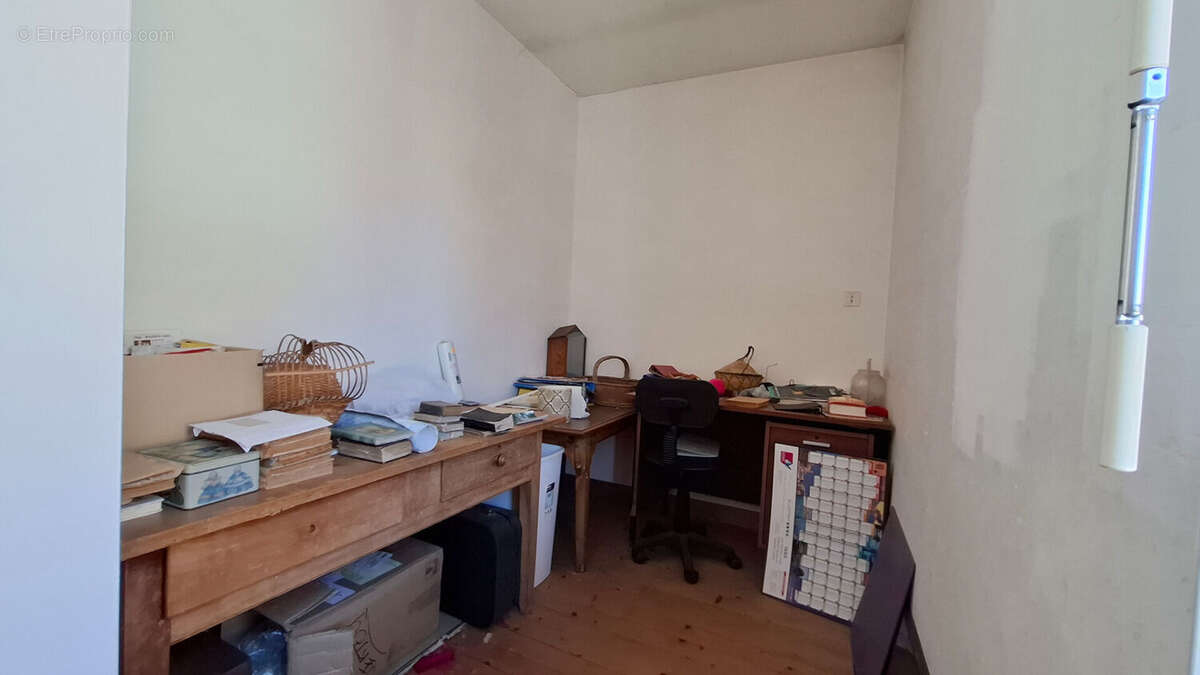 Grande maison familiale, 4 chambres, garage et dépendances. - photo 12
