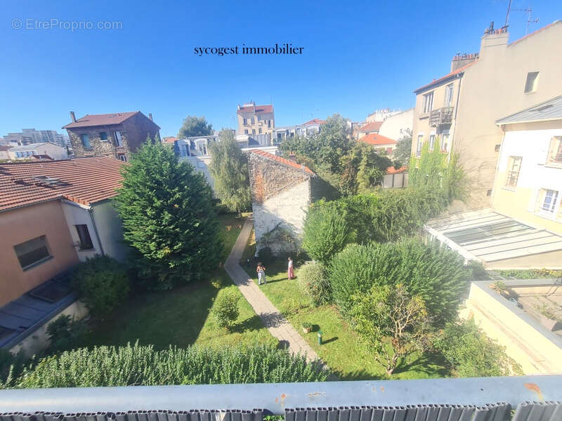 Appartement à LES LILAS