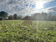 Terrain à SAINT-VICTOR-DE-MALCAP