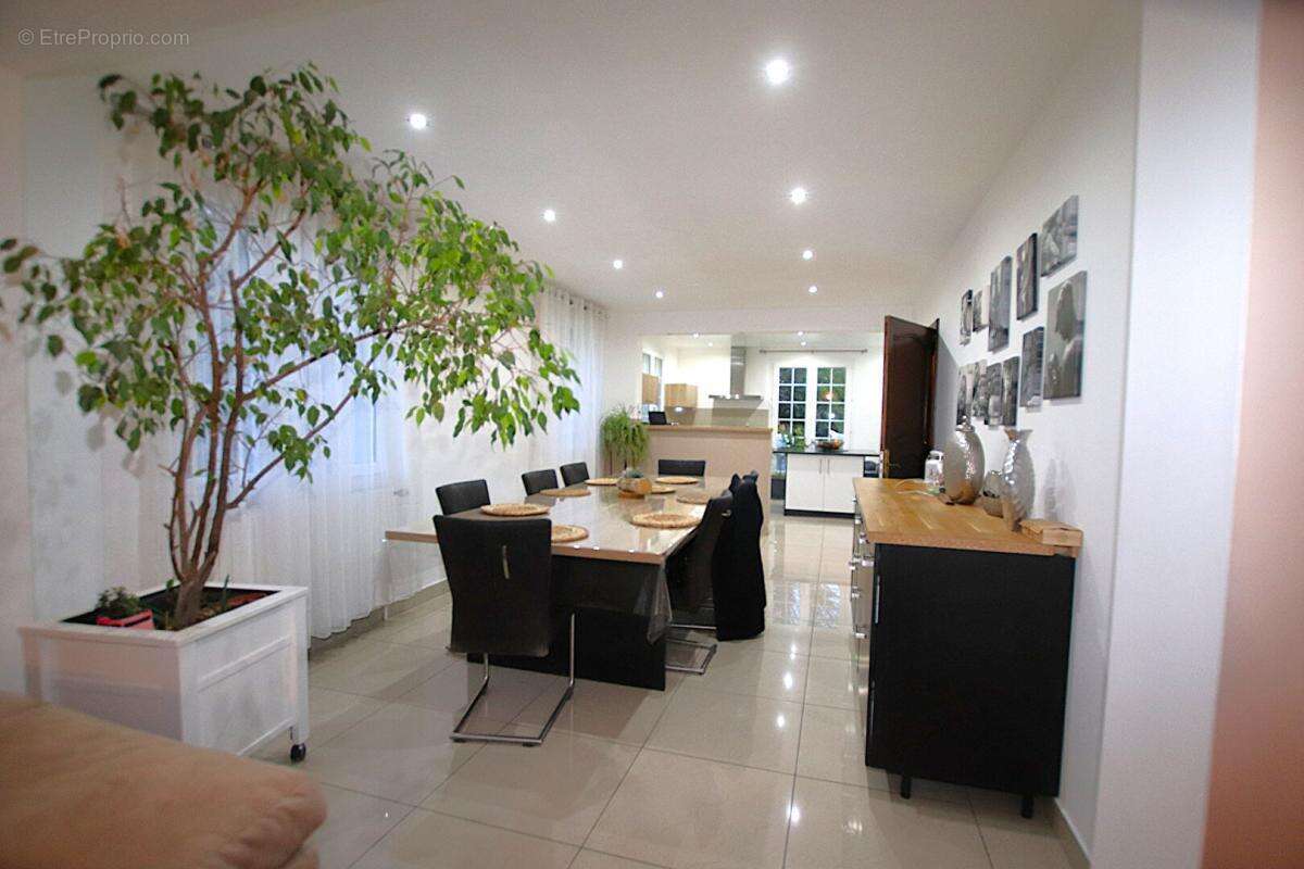 Maison à SAINT-AFFRIQUE