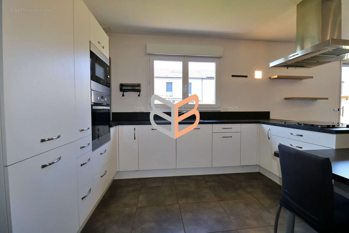 Maison 93 m² à Tressange  - photo 6