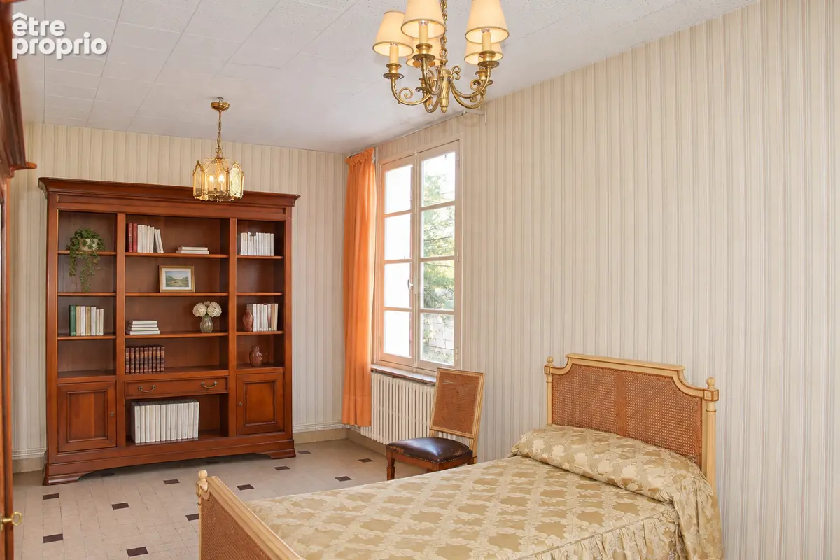 Maison familiale à rénover - Châlette-sur-Loing Bourg - 5 chambres - terrain de 543 m² - photo 8