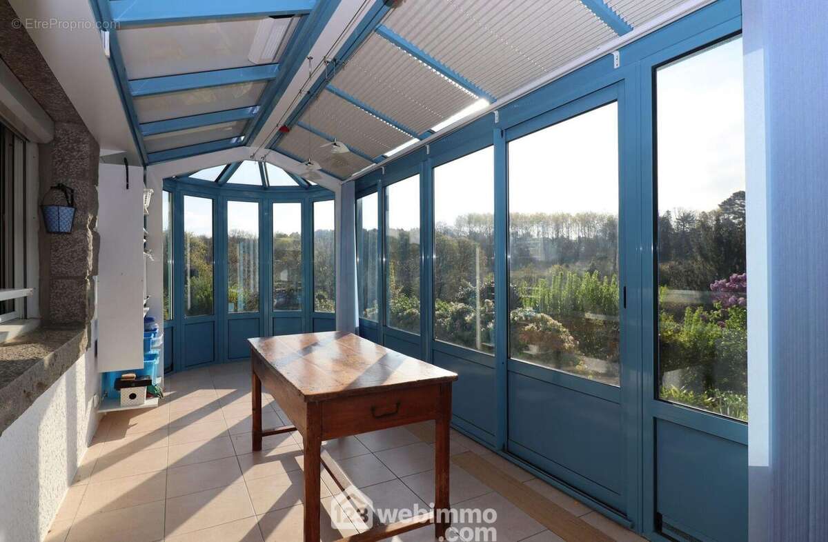 Maison à TREDREZ-LOCQUEMEAU