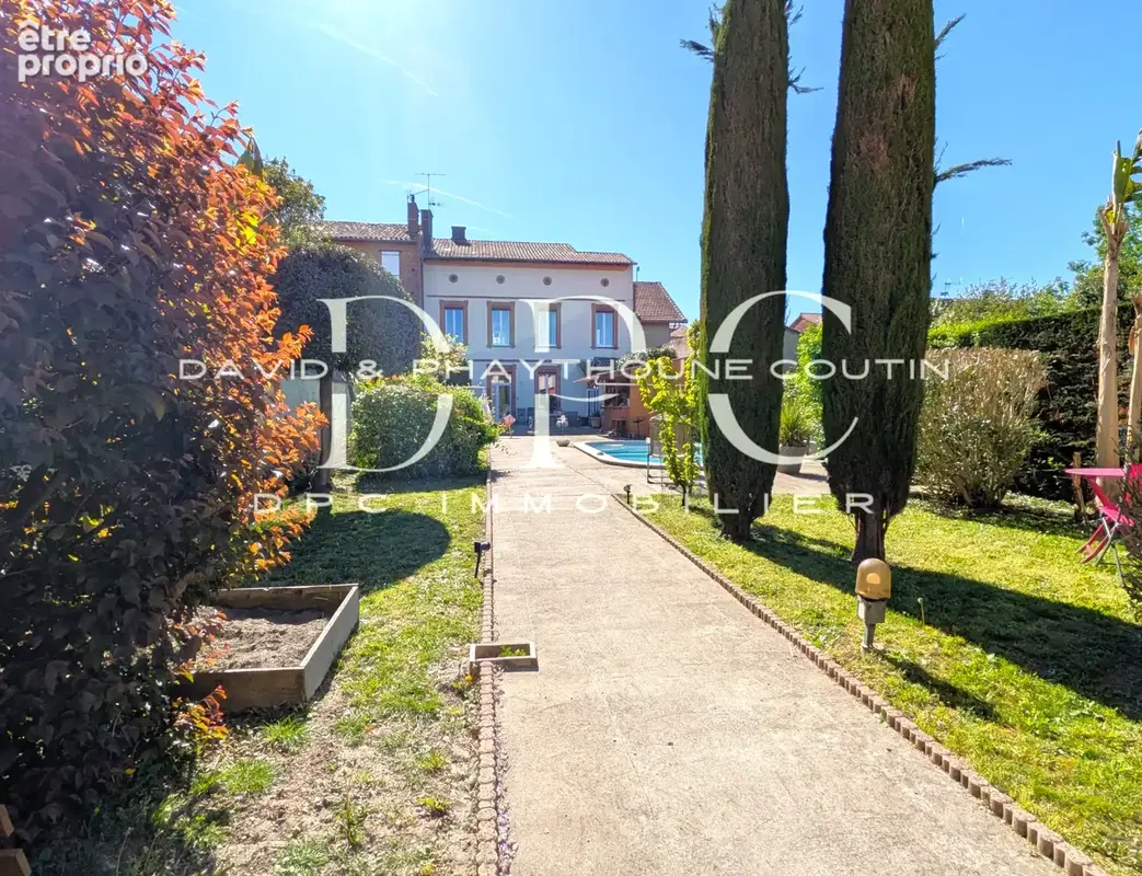 Maison de maitre t6/7 240 m2 5 chambres cave piscine garage dependances terrain 690m2 - photo 23