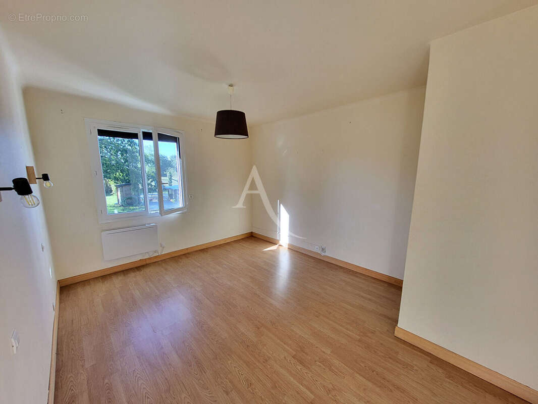 Maison à LA CHAPELLE-LAUNAY