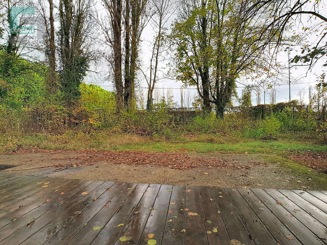 Terrain à VULAINES-SUR-SEINE