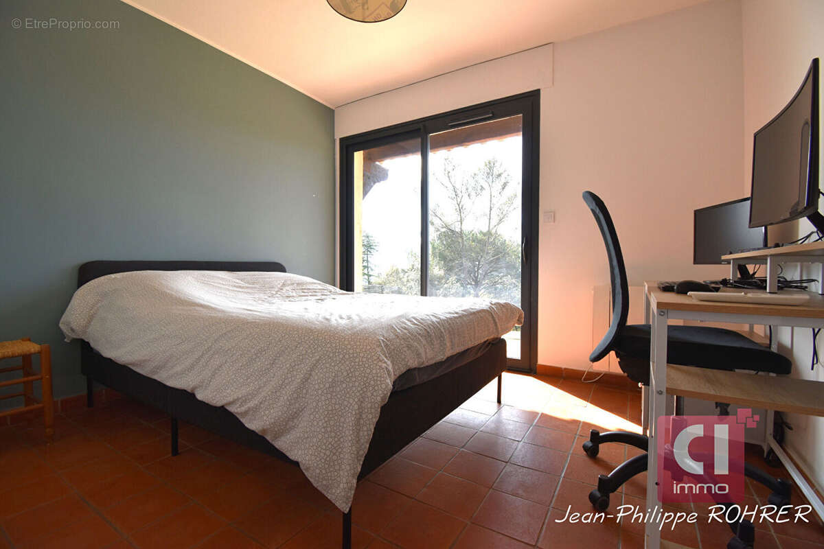 Maison à SAINTE-ANASTASIE-SUR-ISSOLE