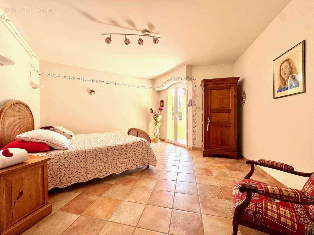 Maison à VALREAS