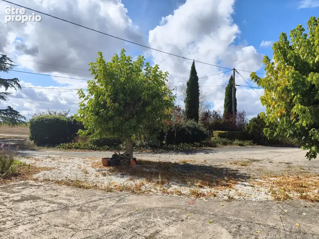 Maison en pierre avec dépendances - photo 16