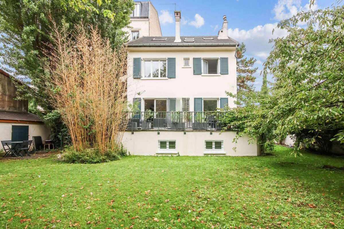 Maison à LA GARENNE-COLOMBES