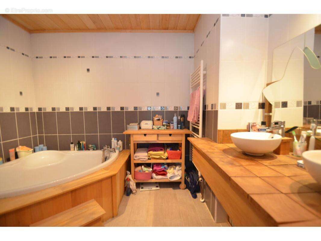 Maison 146 m² à Coutras  - photo 17