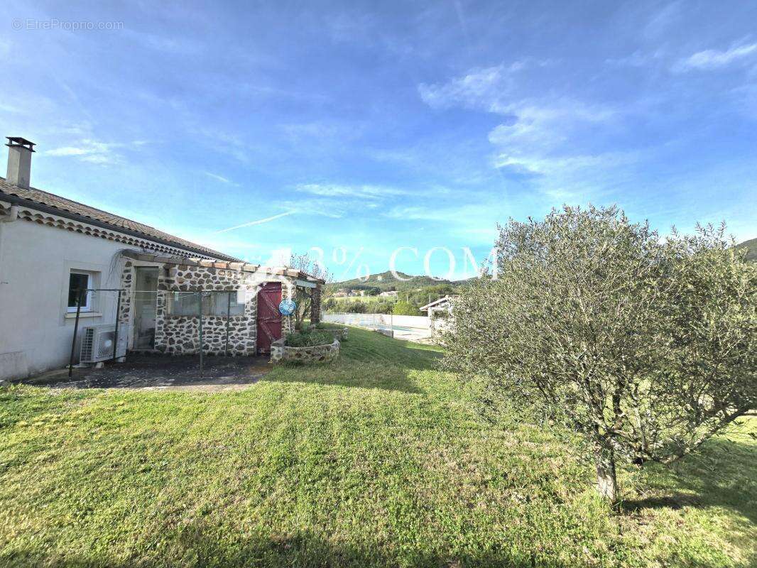 Maison à CHARMES-SUR-RHONE