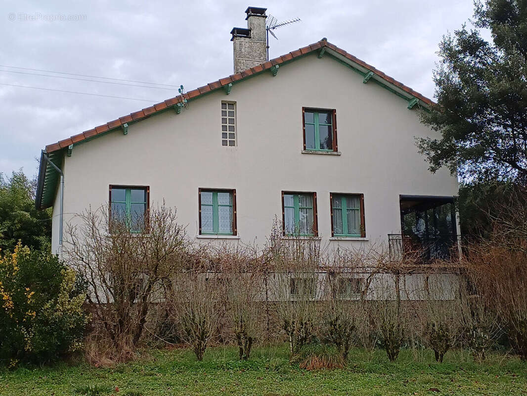 Maison à LACAPELLE-MARIVAL