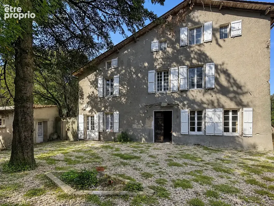 Belle maison de caractère à rénover proche commerces - photo 2