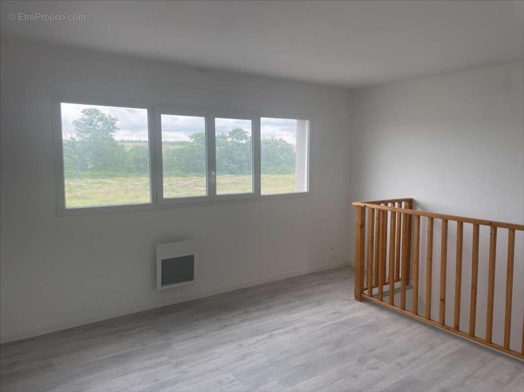 Commerce 95 m² à Migne-Auxances  - photo 52