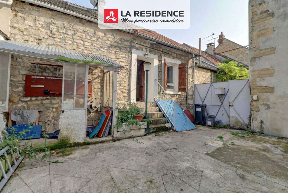 Maison à NEUVILLE-SUR-OISE