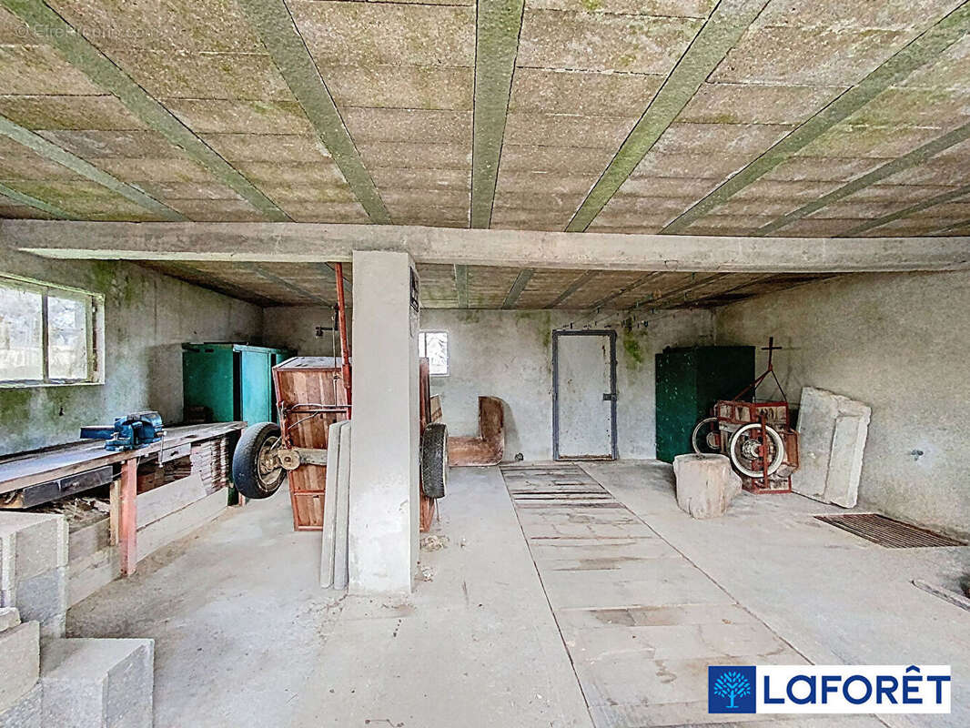 Maison à MONTIGNY-MORNAY-VILLENEUVE-SUR-VINGEANNE